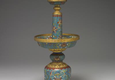 图片[2]-Copper candle stand in cloisonne enamels from a five-piece altar set, Qing dynasty (1644-1911)-China Archive